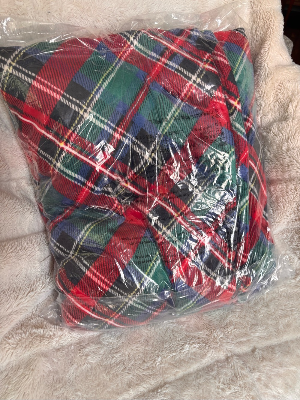 NWT Lug Tartan Plaid Cuddle Throw - Picture 2 of 3